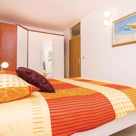 Amazing Apartment In Njivice With Wifi Екстер'єр фото