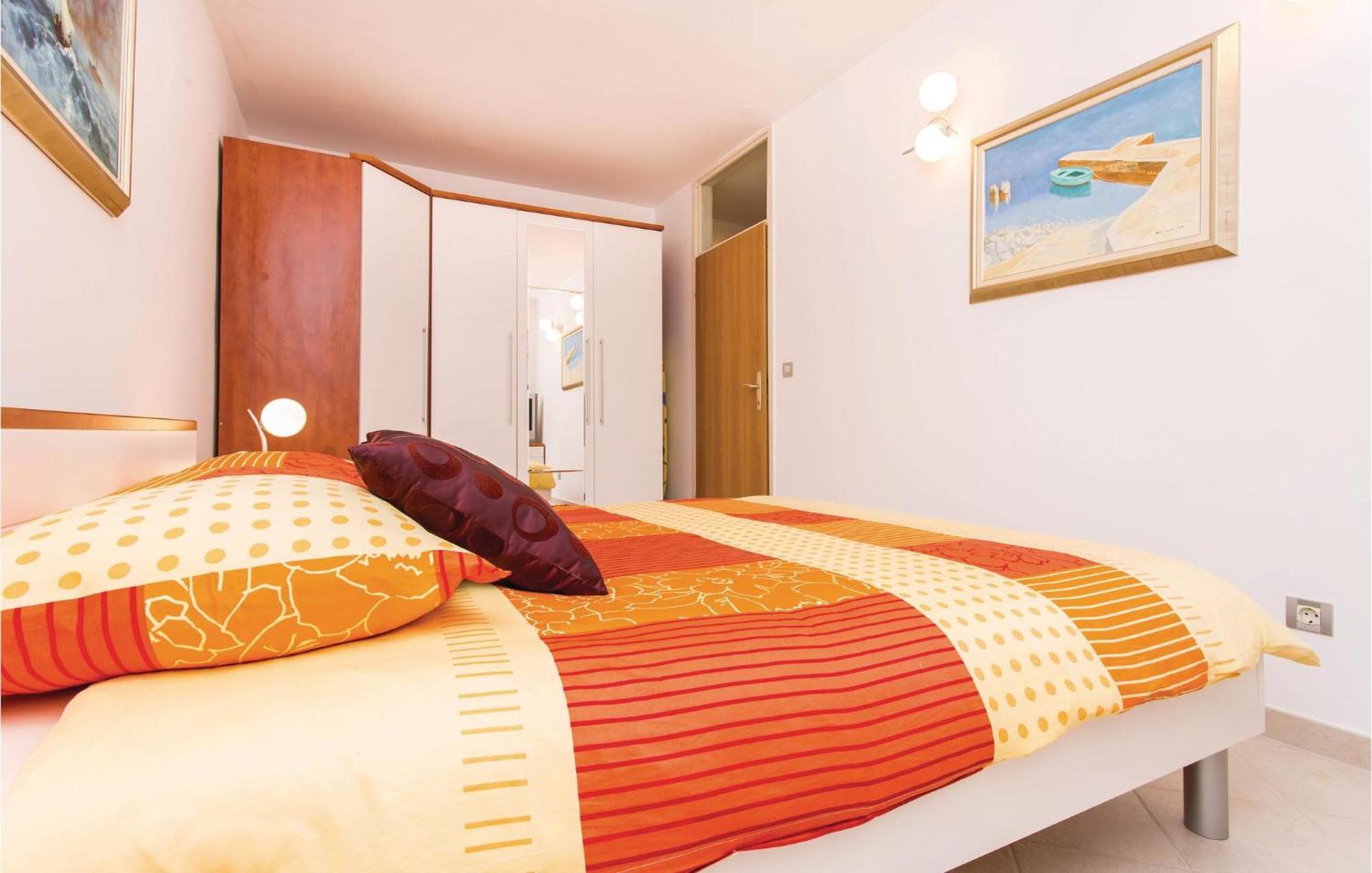 Amazing Apartment In Njivice With Wifi Екстер'єр фото