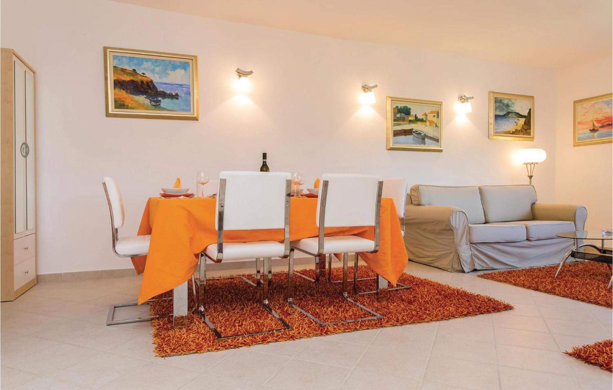 Amazing Apartment In Njivice With Wifi Екстер'єр фото