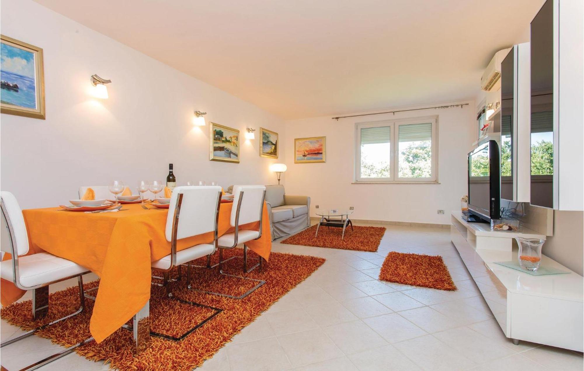 Amazing Apartment In Njivice With Wifi Екстер'єр фото